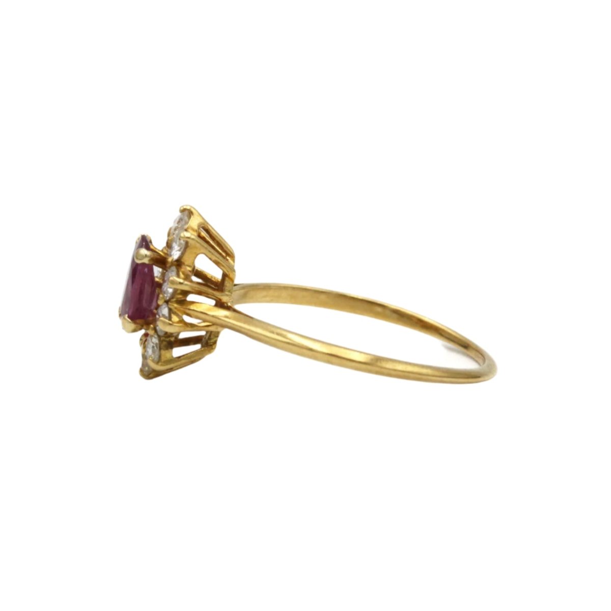 Bague en or jaune, saphir et diamants - Castafiore