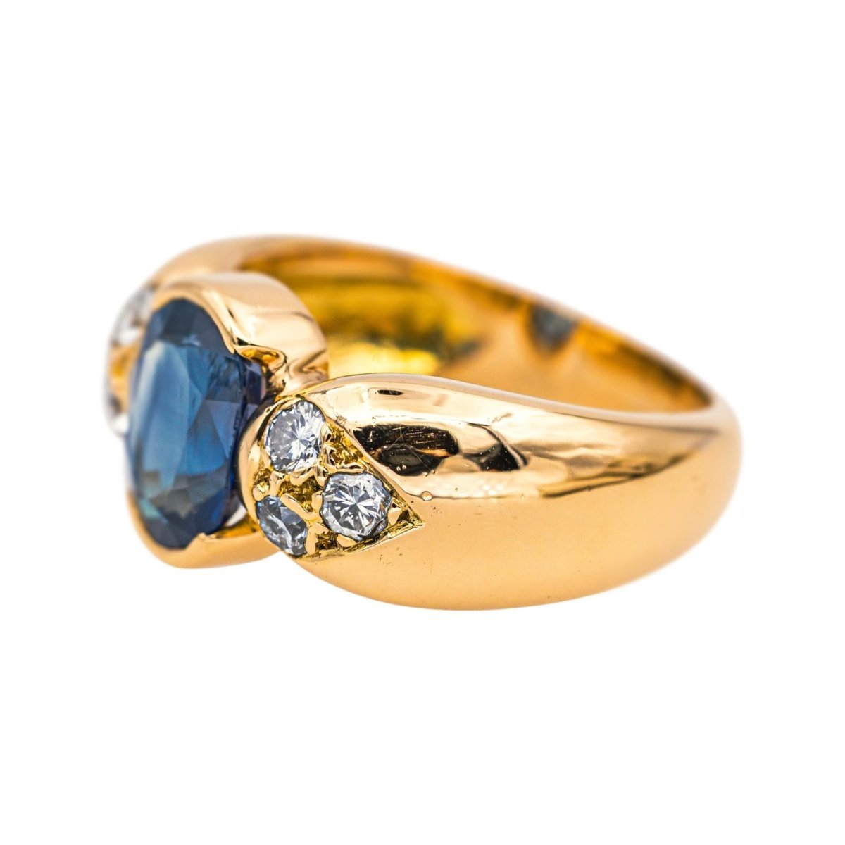 Bague en or jaune, saphir et diamants - Castafiore