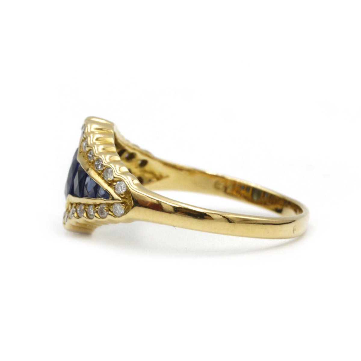 Bague en or jaune, saphirs et diamants - Castafiore