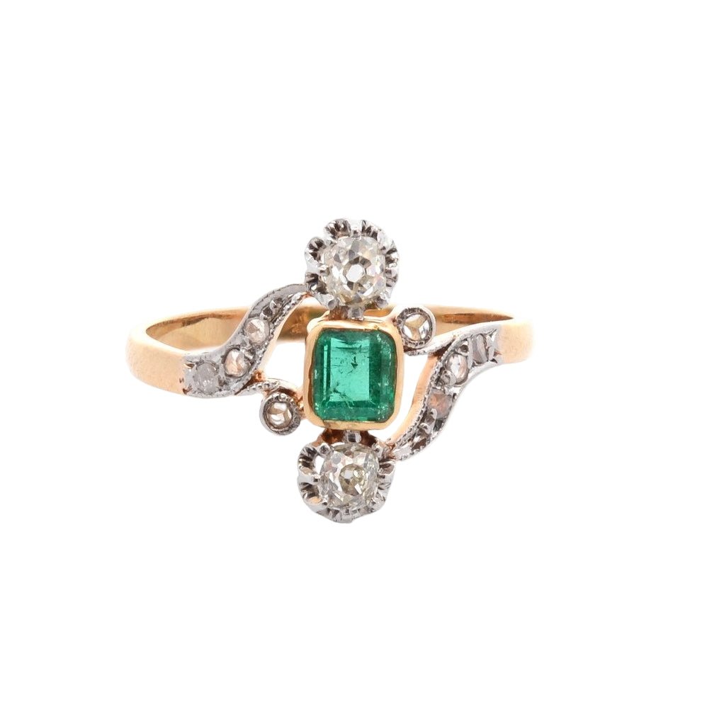 Bague en or rose, platine, émeraude, et diamants - Castafiore