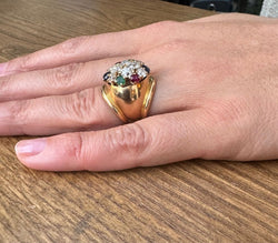 Bague En Or, Rubis, Diamants, Saphirs Et Emeraudes - Castafiore