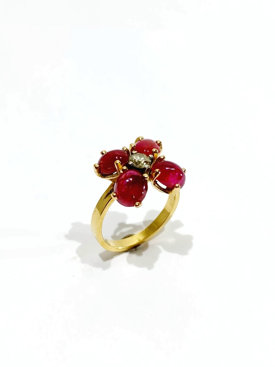 Bague En Or, Rubis Et Diamants - Castafiore