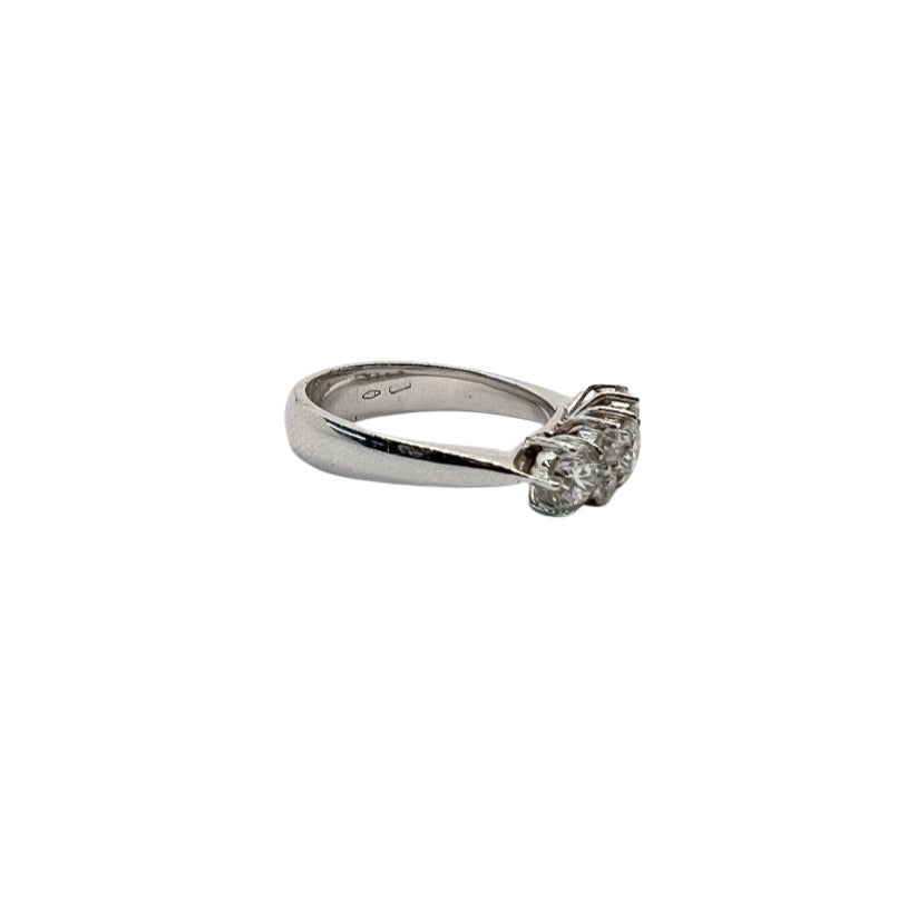Bague en or sertie de diamants naturels, signée Crivelli - Castafiore
