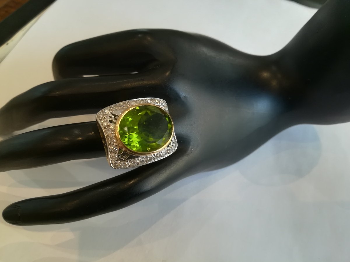 Bague en ors de couleurs, péridot et diamants - Castafiore