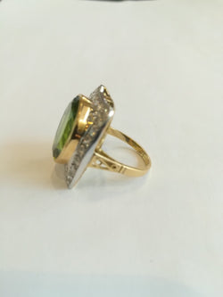 Bague en ors de couleurs, péridot et diamants - Castafiore