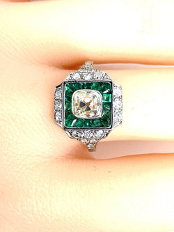 Bague en platine, diamants et émeraudes vers 1900 - Castafiore