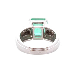 Bague en platine, émeraude, et diamants - Castafiore