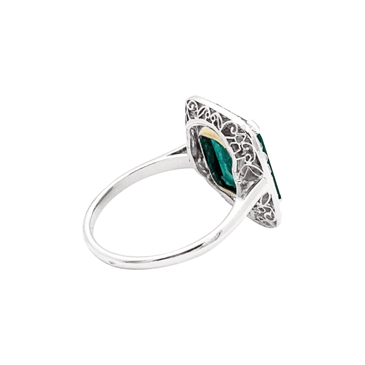 Bague en platine, émeraude et diamants - Castafiore