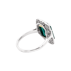 Bague en platine, émeraude et diamants - Castafiore