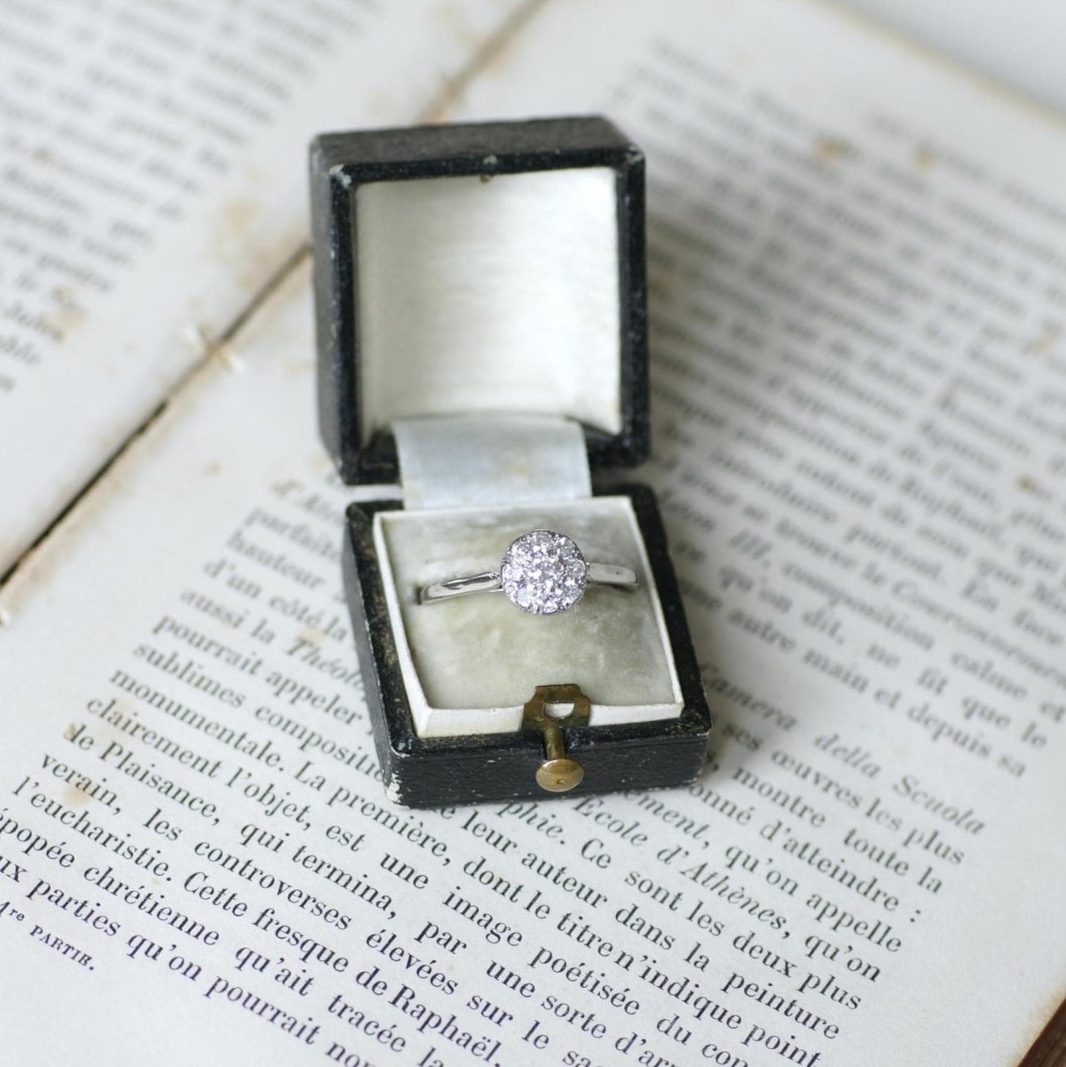 Bague en platine et diamants - Castafiore