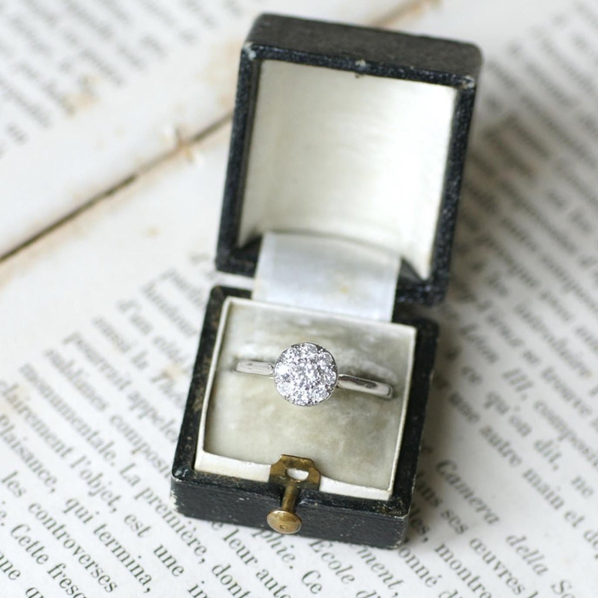 Bague en platine et diamants - Castafiore