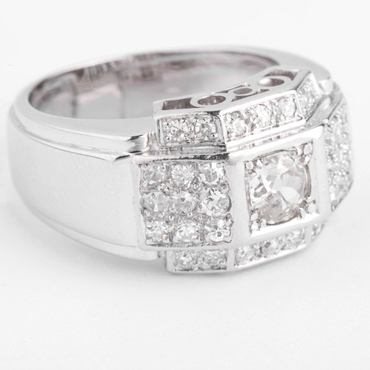 Bague en platine et diamants à gradins - Castafiore