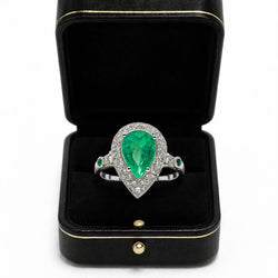 Bague en platine et émeraude - Castafiore