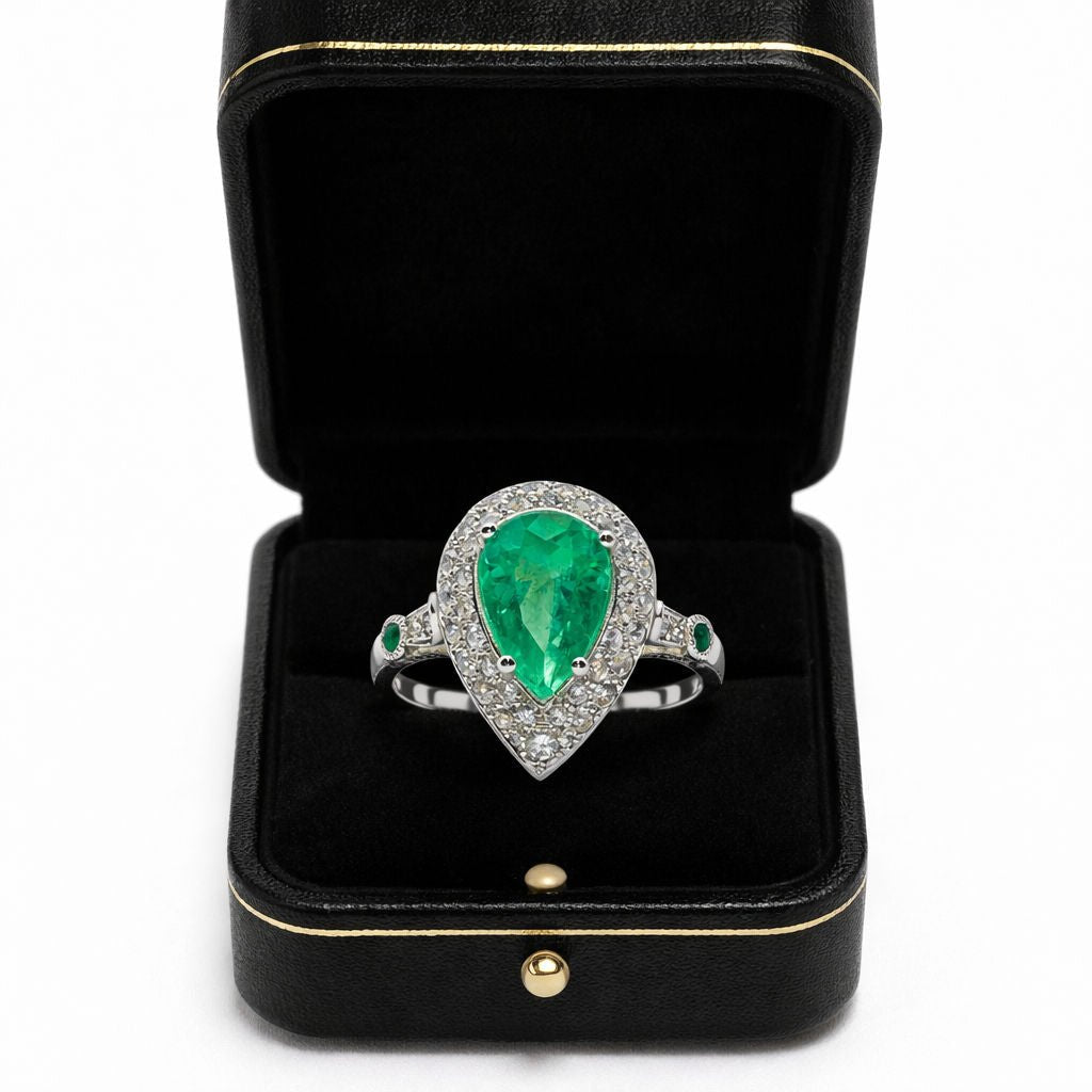 Bague en platine et émeraude - Castafiore