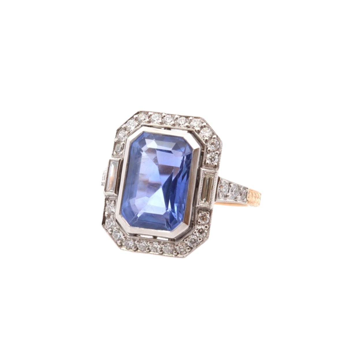 Bague en platine, or blanc, saphir et diamants - Castafiore