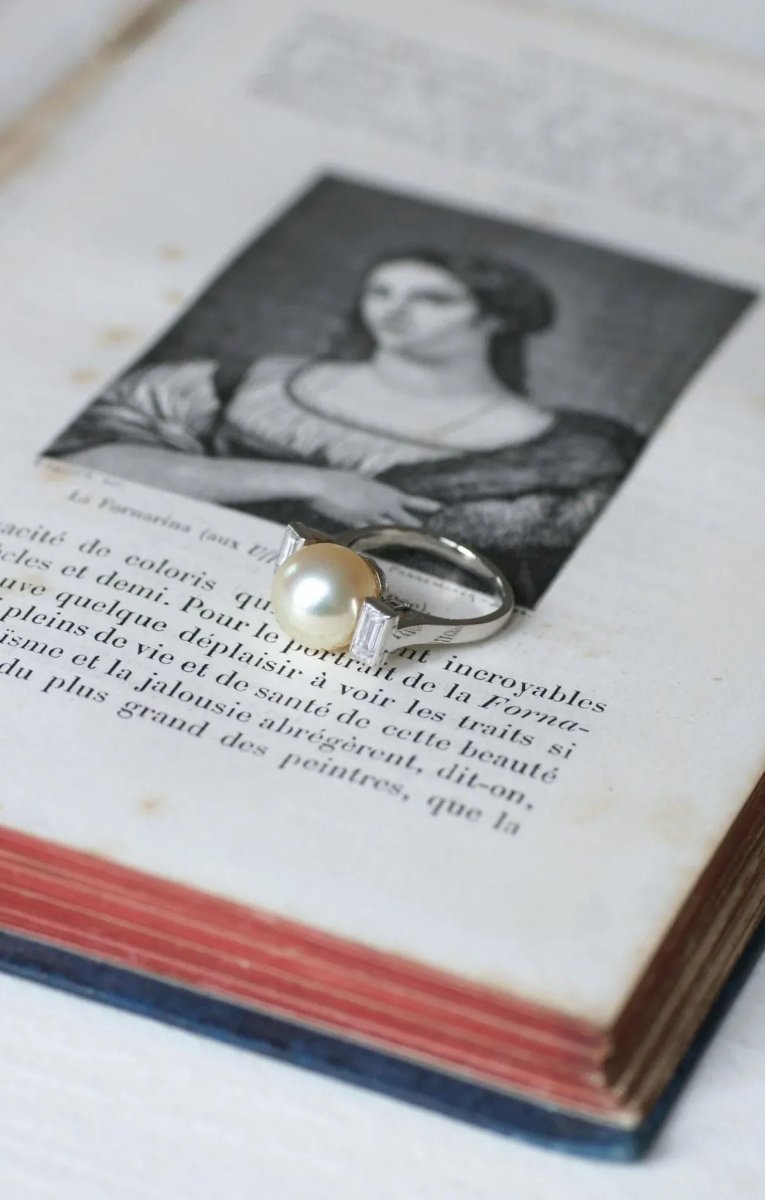 Bague en platine, perle et diamants - Castafiore