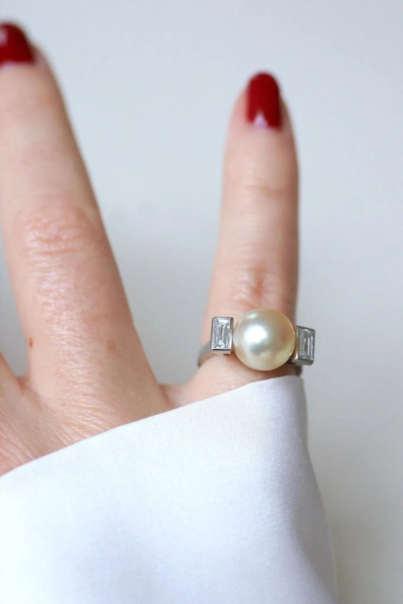 Bague en platine, perle et diamants - Castafiore