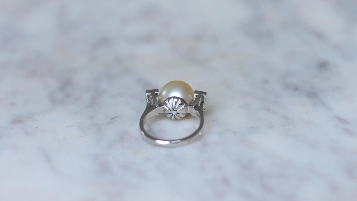 Bague en platine, perle et diamants - Castafiore