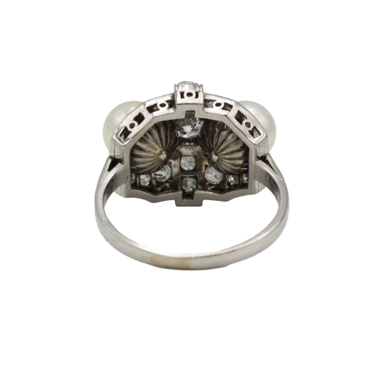 Bague en platine, perles et diamants - Castafiore