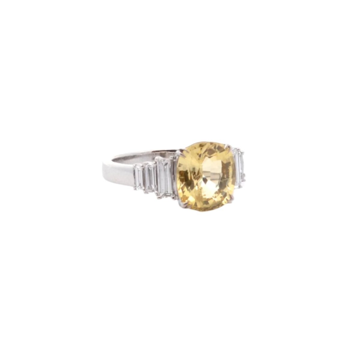 Bague en platine, saphir et diamants - Castafiore