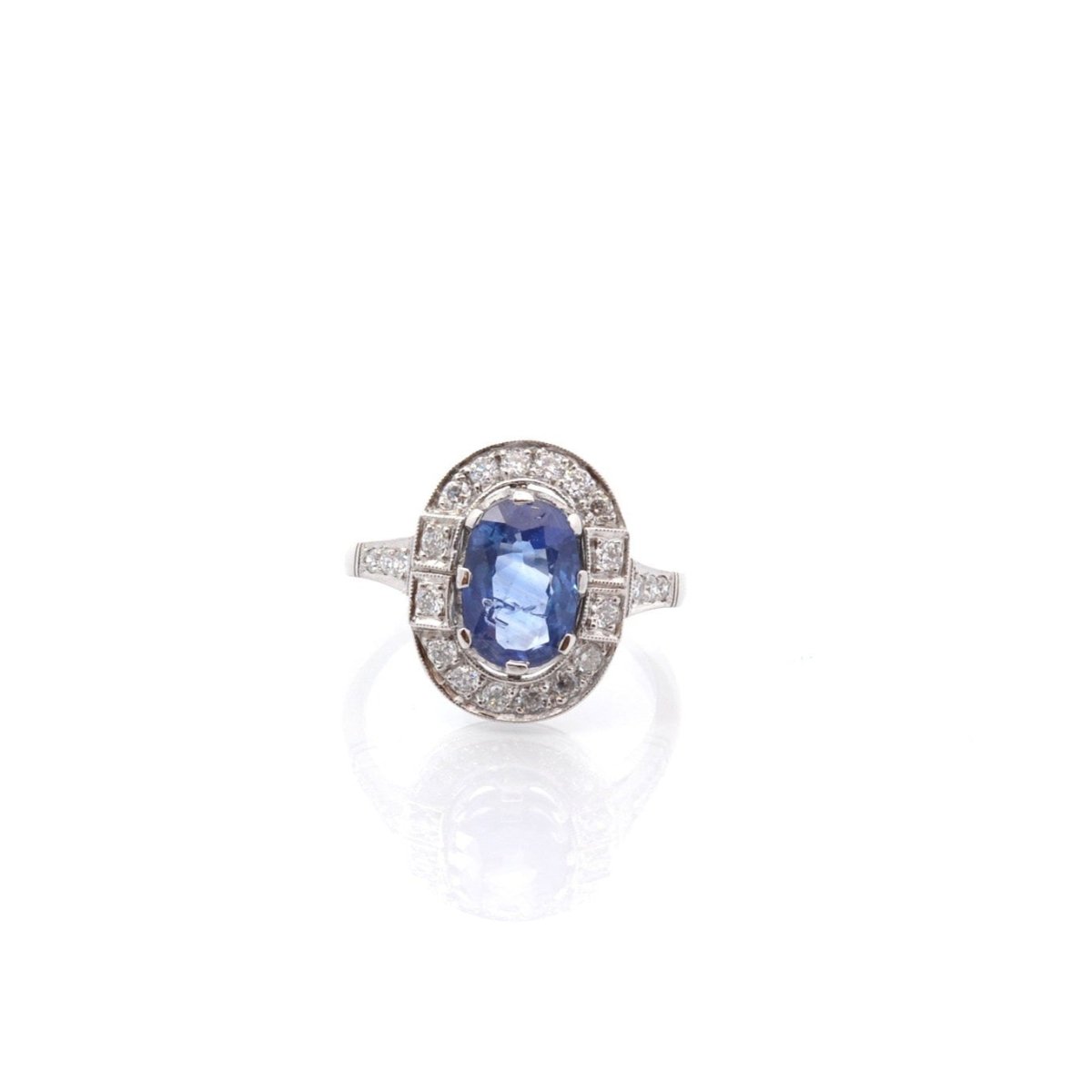 Bague en platine, saphir et diamants - Castafiore