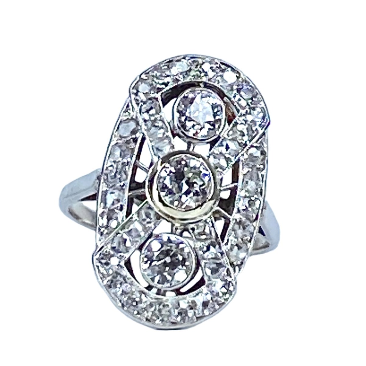 Bague en platine sertie de 3 diamants - Castafiore