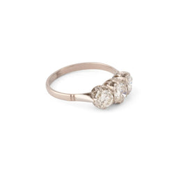 Bague en platine trilogie ornée de 3 diamants taille ancienne - Castafiore