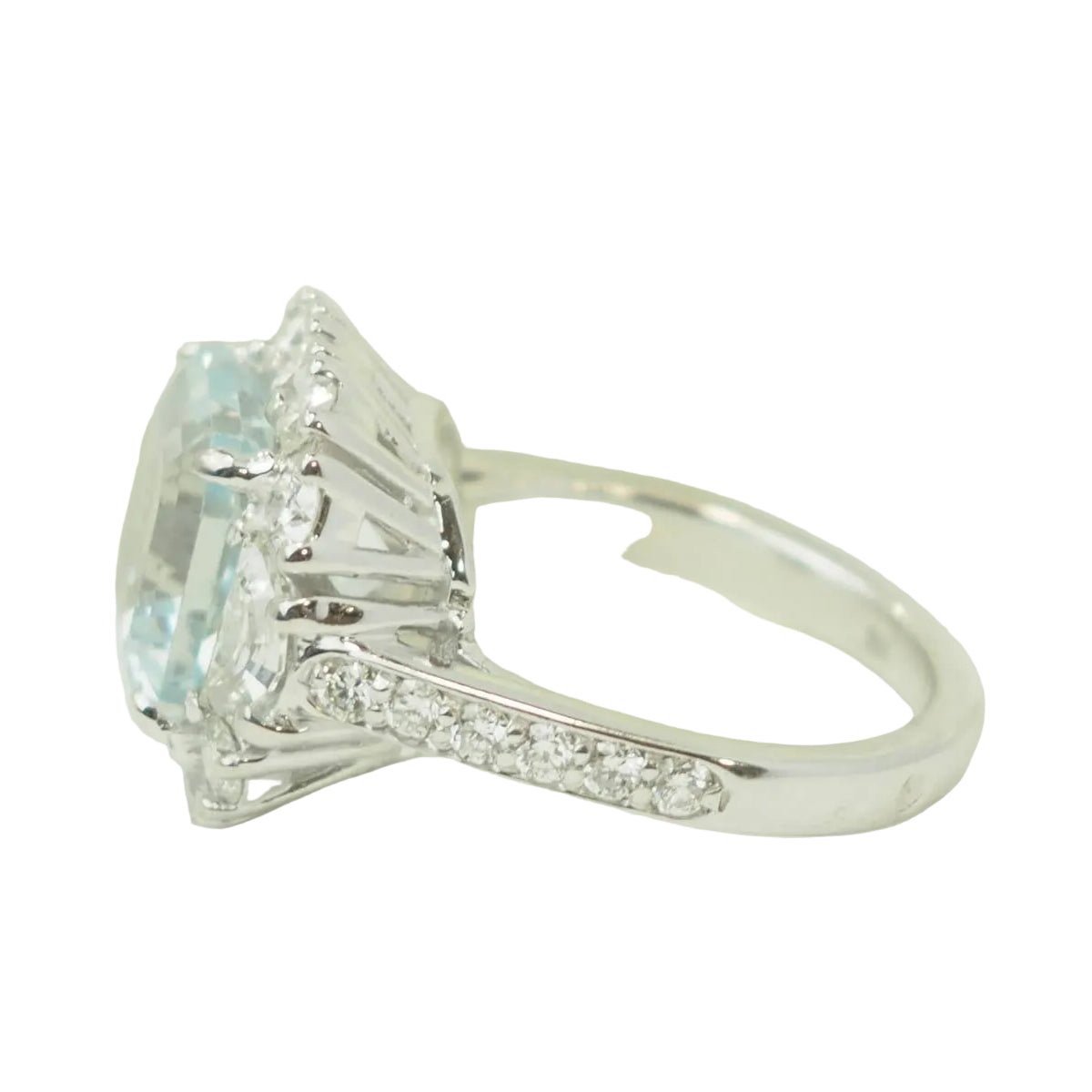 Bague Entourage en or blanc, aigue-marine et diamants - Castafiore