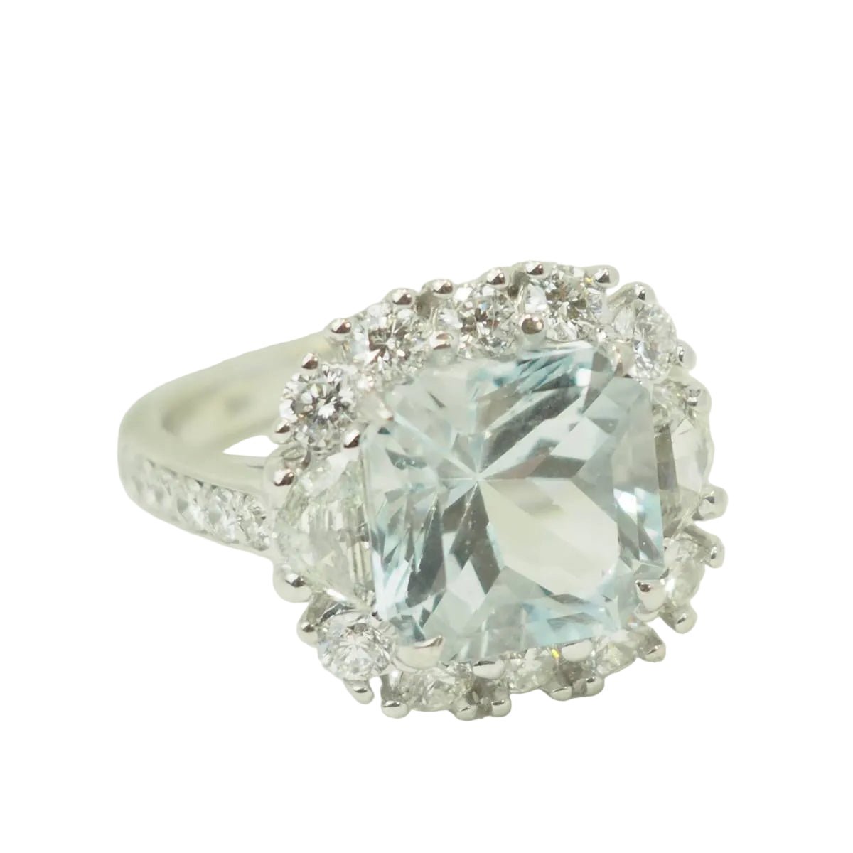 Bague Entourage en or blanc, aigue-marine et diamants - Castafiore
