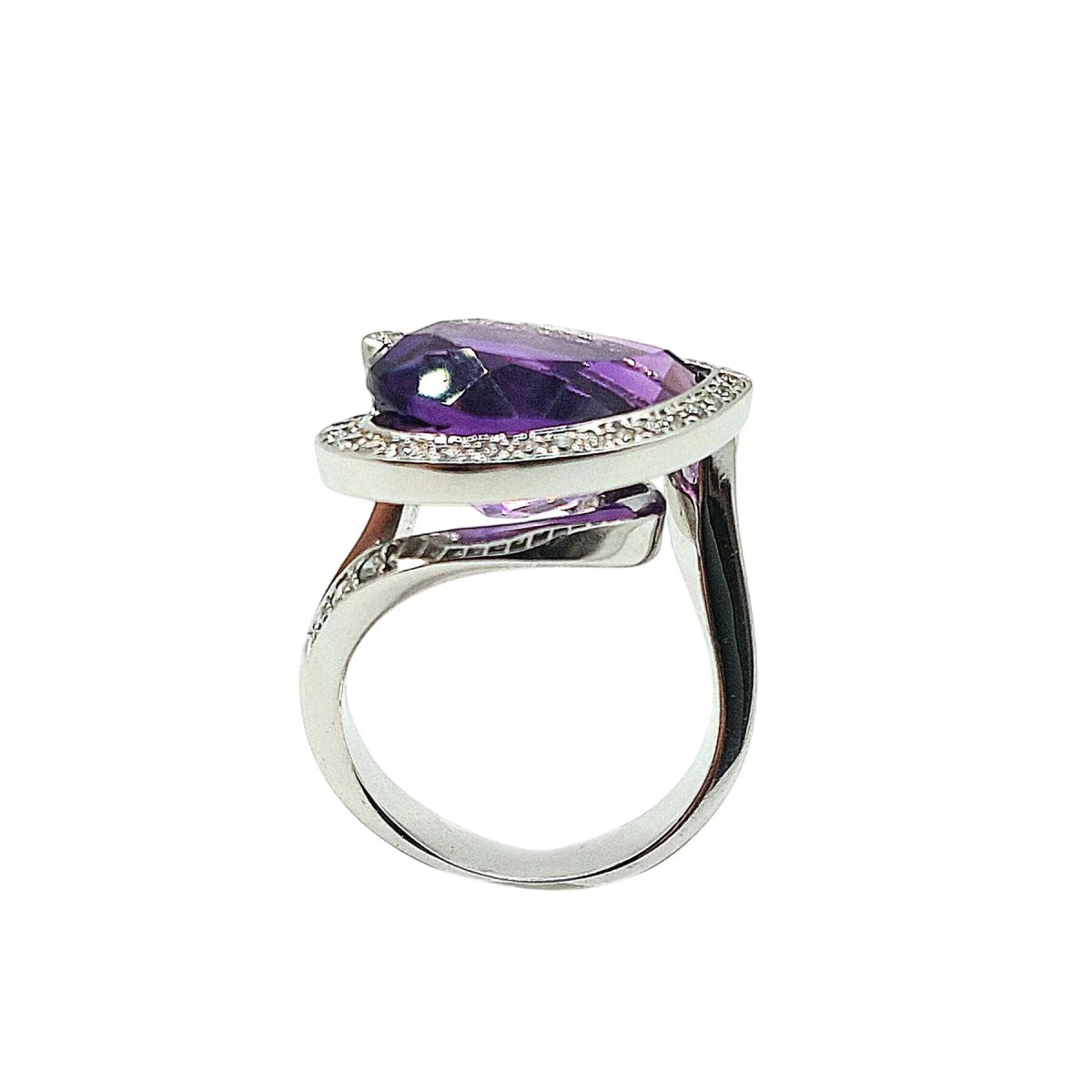Bague Entourage en or blanc, améthyste et diamants - Castafiore