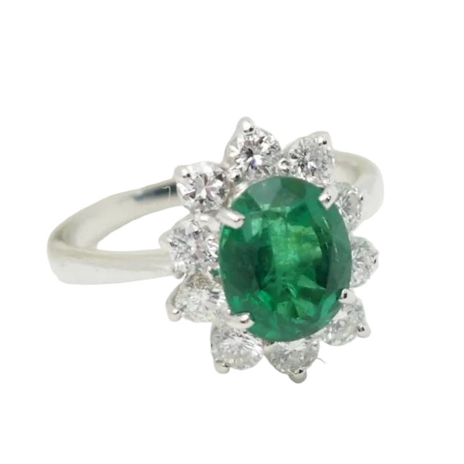 Bague entourage en or blanc, émeraude de Zambie et diamants - Castafiore