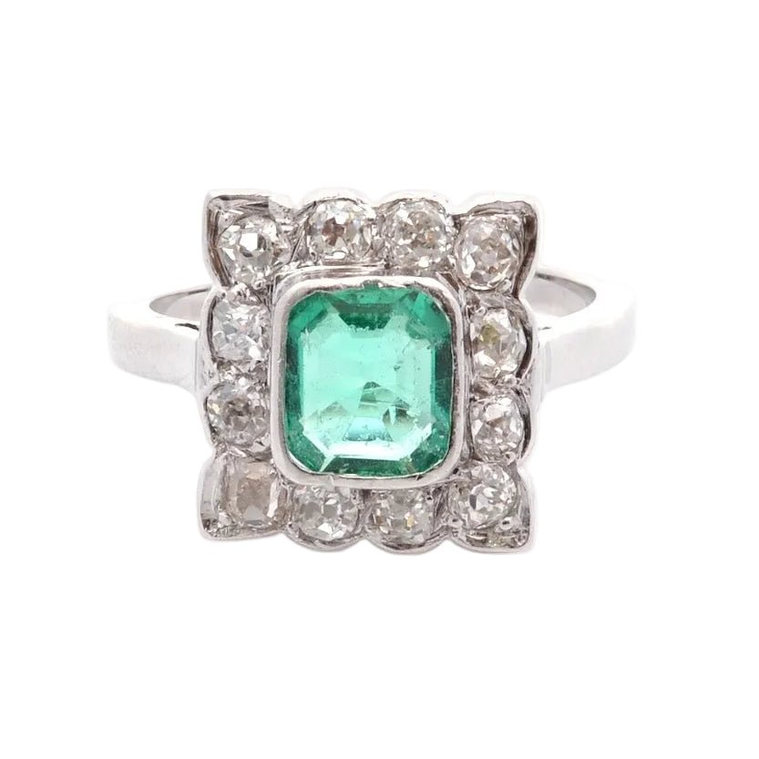Bague Entourage en or blanc, émeraude et diamants - Castafiore