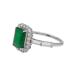 Bague Entourage en or blanc, émeraude et diamants - Castafiore