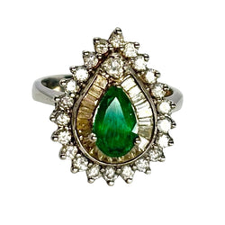 Bague Entourage en or blanc, émeraude, et diamants - Castafiore