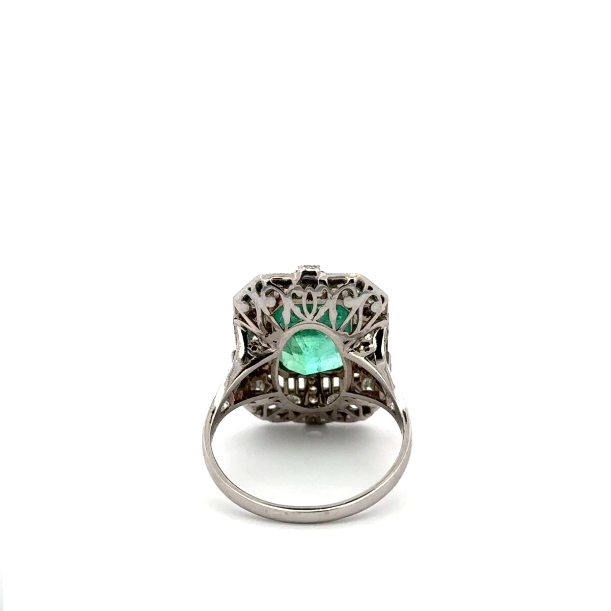Bague Entourage en or blanc, émeraude et diamants - Castafiore