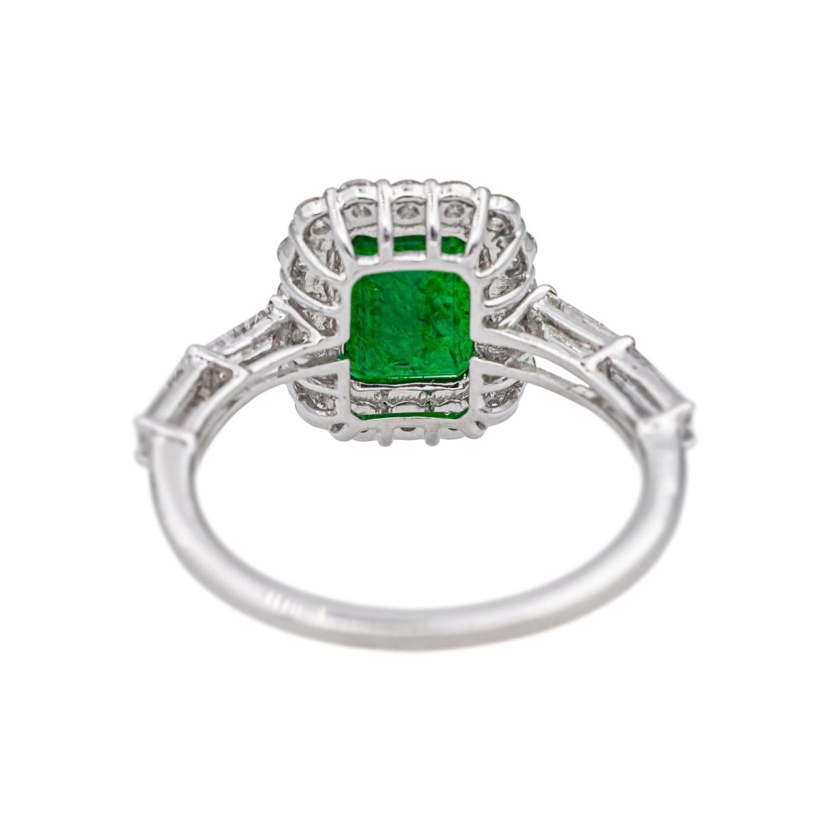 Bague Entourage en or blanc, émeraude et diamants - Castafiore