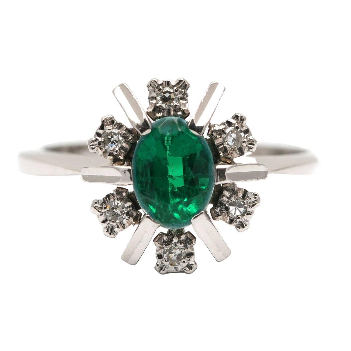 Bague Entourage en or blanc, émeraude et diamants - Castafiore