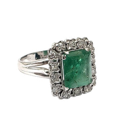 Bague Entourage en or blanc, émeraude et diamants - Castafiore