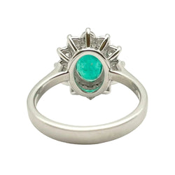 Bague Entourage en or blanc, émeraude et diamants - Castafiore