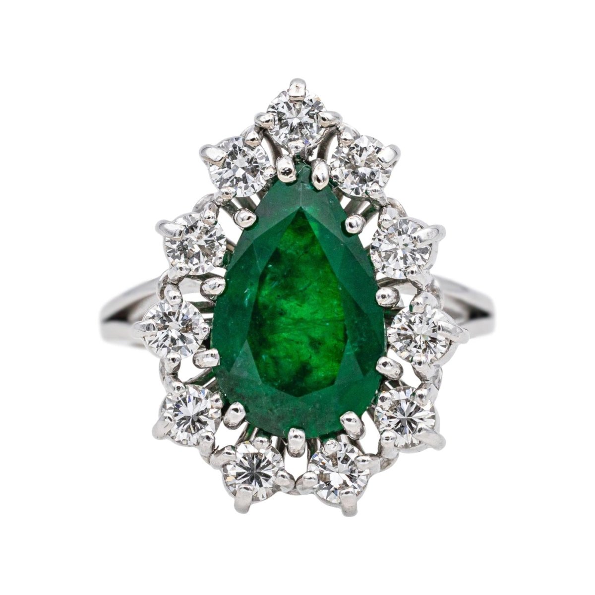 Bague Entourage en or blanc, émeraude et diamants - Castafiore