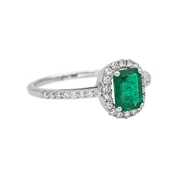 Bague Entourage en or blanc, émeraude et diamants - Castafiore