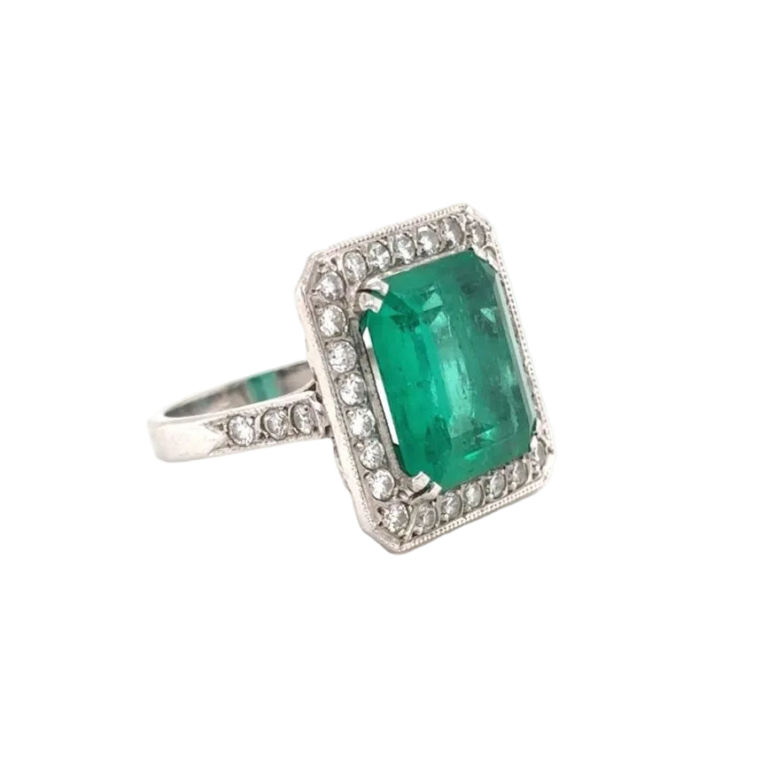Bague Entourage en or blanc, émeraude et diamants - Castafiore