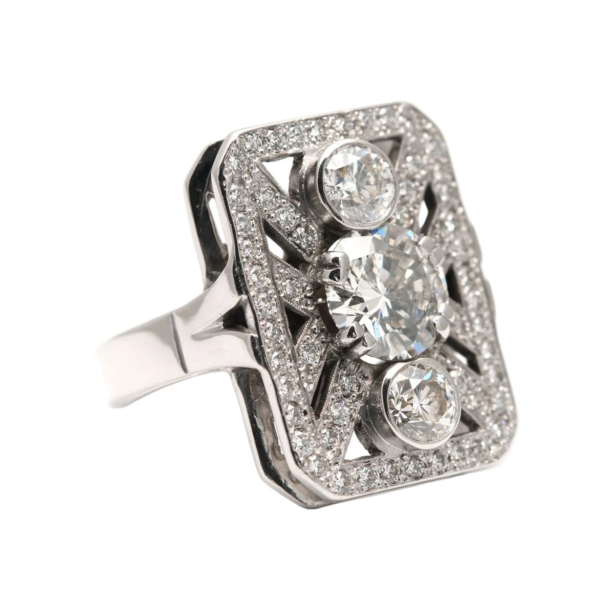 Bague Entourage en or blanc et diamants - Castafiore