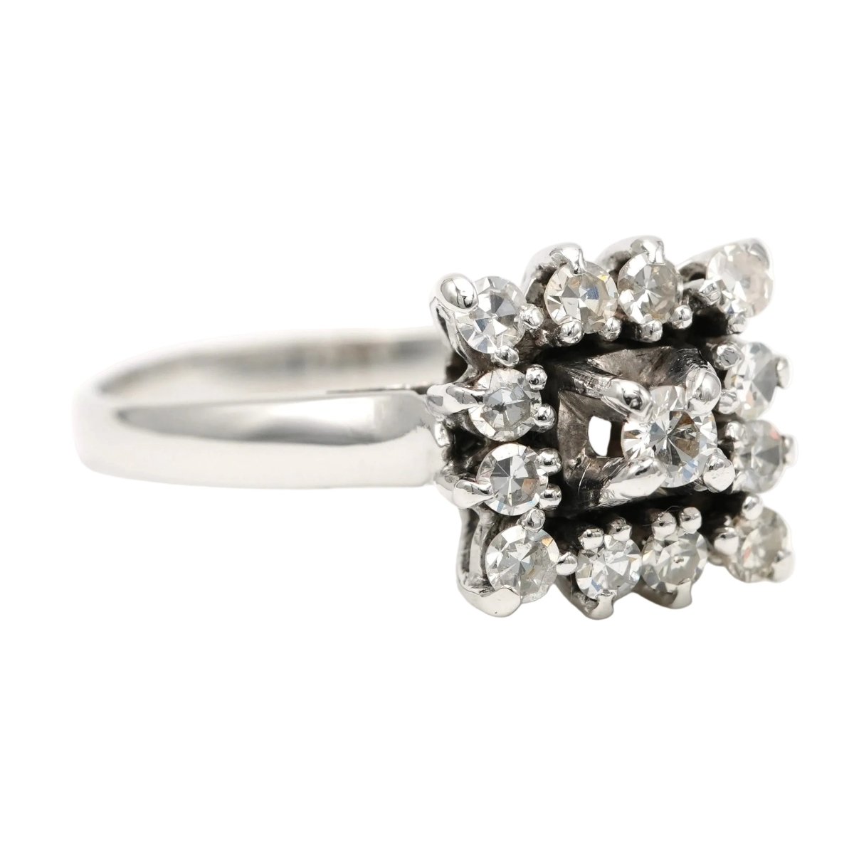 Bague Entourage en or blanc et diamants - Castafiore