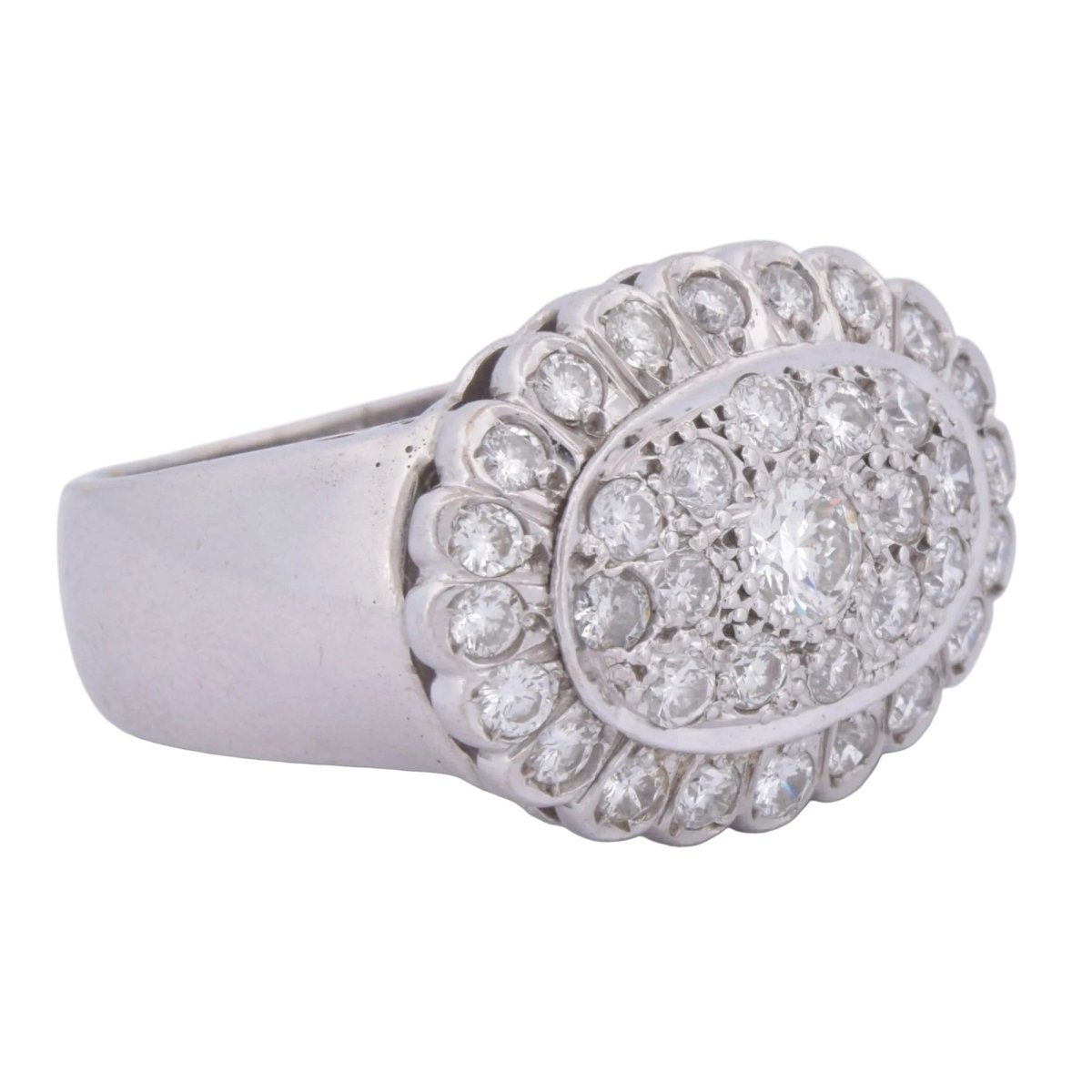 Bague Entourage en or blanc et diamants - Castafiore