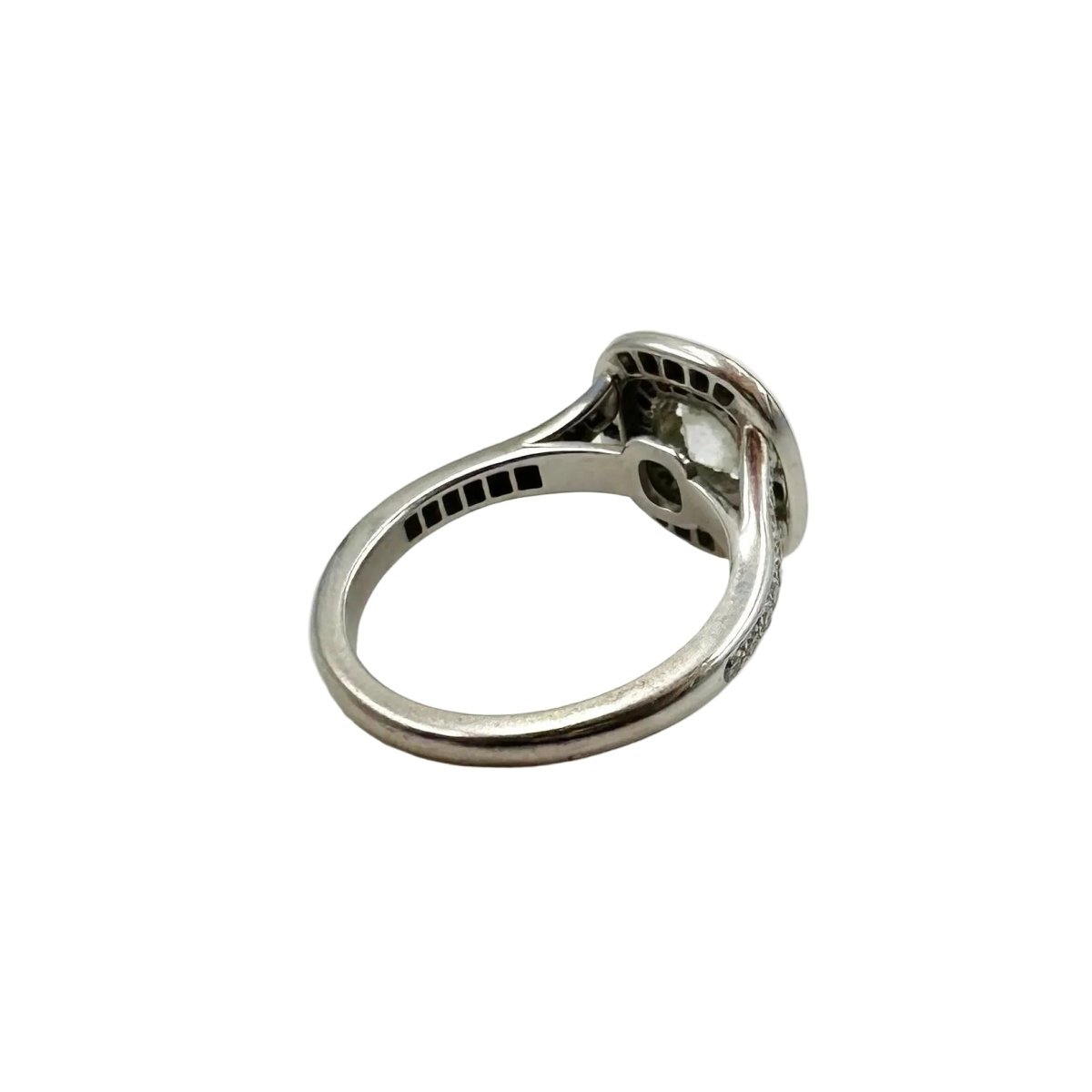 Bague Entourage en or blanc et diamants - Castafiore
