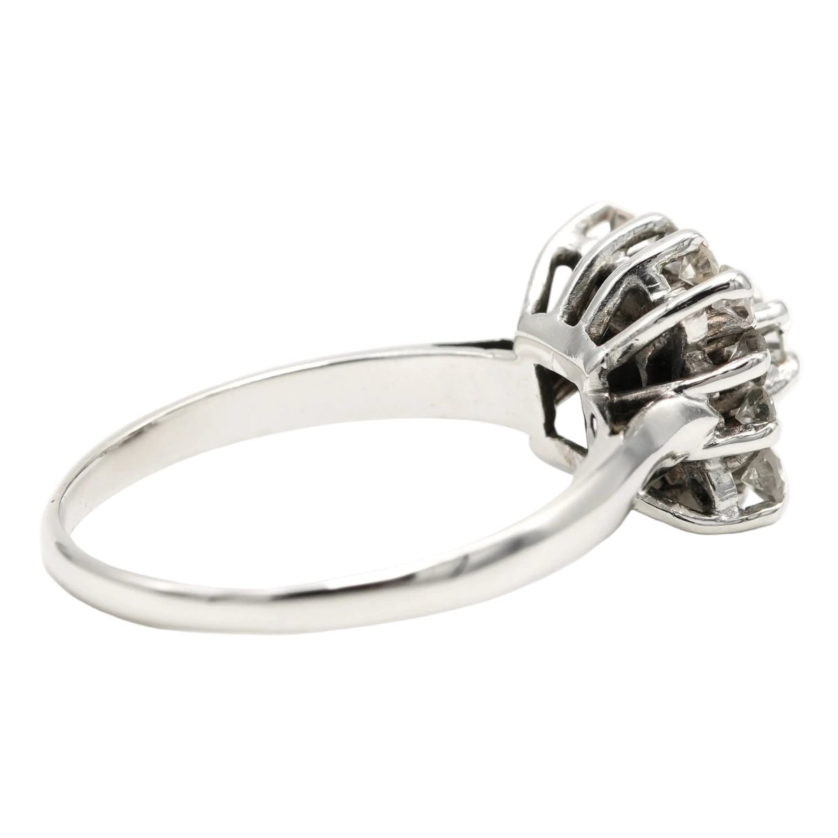 Bague Entourage en or blanc et diamants - Castafiore