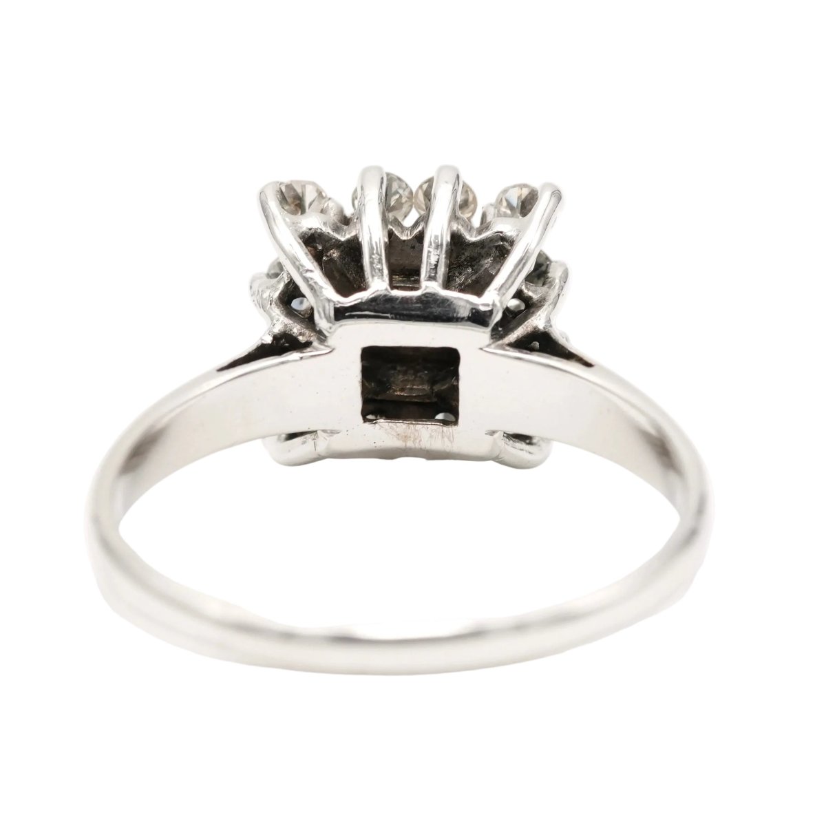 Bague Entourage en or blanc et diamants - Castafiore