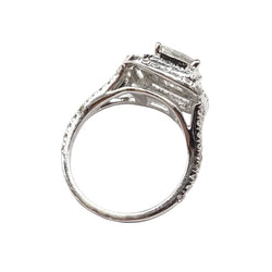 Bague Entourage en or blanc et diamants - Castafiore