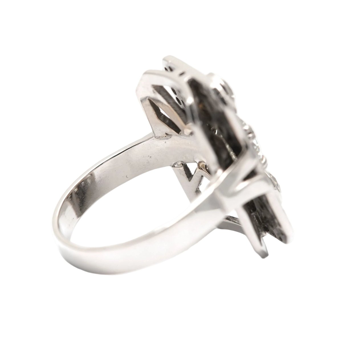 Bague Entourage en or blanc et diamants - Castafiore